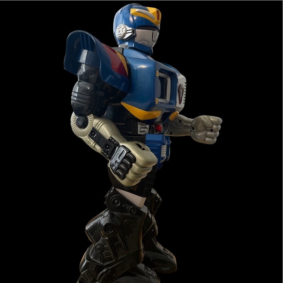 Vintage Toy Robot - Picture 2 of 6